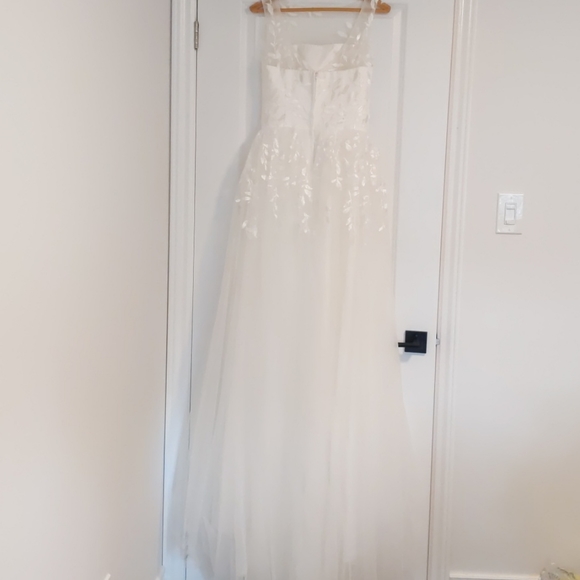 Wedding dress - Picture 5 of 9